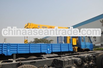 Dongfeng EQ1108 truck with crane