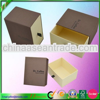 Drawer style gift box with handle