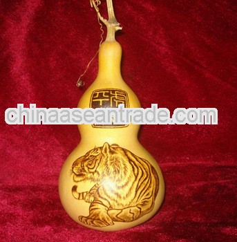 Dried gourds with drawing