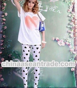 Fashion Stylish Black Peach Heart Design Leggings White HW12090402-1