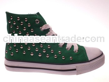 Fashion custom sneakers canvas shoes with rivets decoration