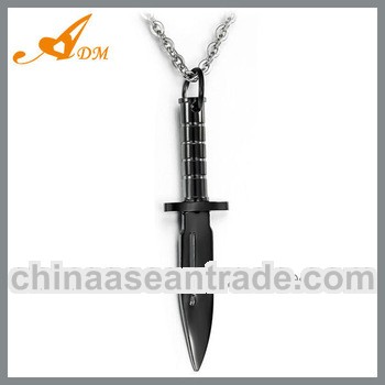 Fashion knife design cheap sports titanium necklace