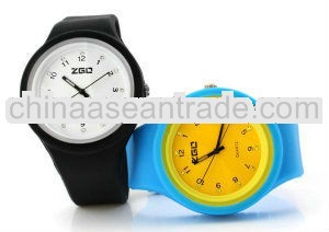 Fashion silicone 5atm water resistant watch