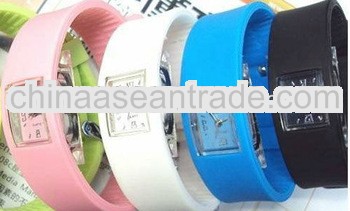 Fashion women latest design watches