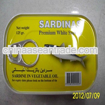Fresh canned sardine