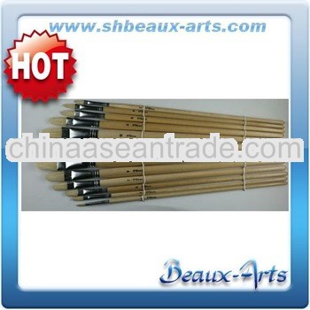 Hog bristle artist brush set with long, varnished wooden handle
