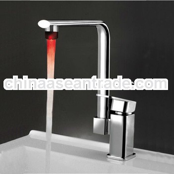 Hot Sell Chrome Finish led Kitchen Faucet HTFL-83118