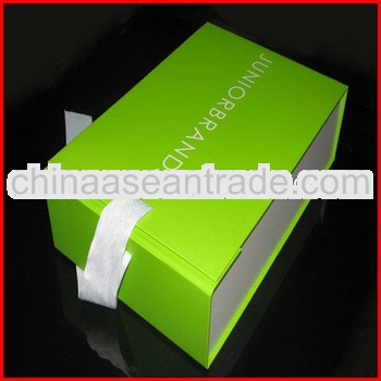 Hot sale luxury cardboard box folding gift packaging box for t-shirt with ribbon