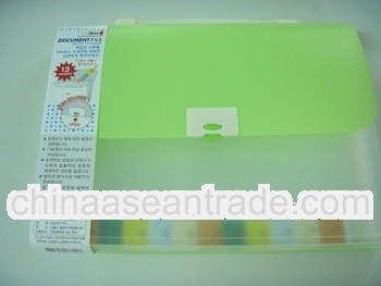 Hot sale of PP green expanding file with handle