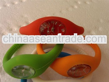 Hot sports silicone cheap bulk watch