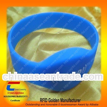 ISO 14443A silicone rfid wristbands for swimming pool