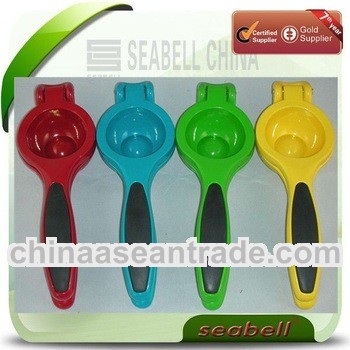 LM 11 metal squeezer lemon with rubber touching