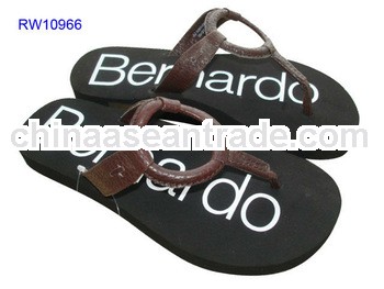 Ladies trendy PU leather slippers