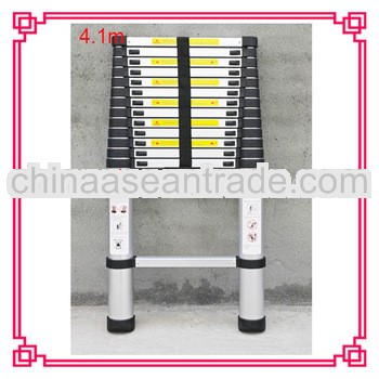 Lightweight folding step ladder