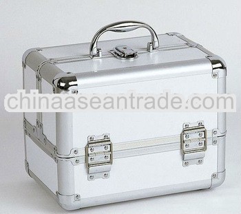 MLD-CC30 Expandable beauty aluminum cosmetic case with trays