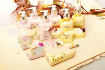 Natural plant shower gel for sensitive skin