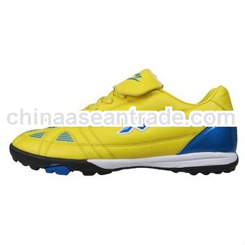 New fashion color indoor soccer shoe
