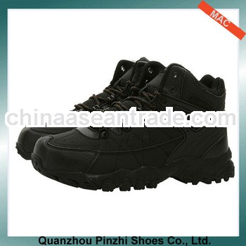 Outdoor quality black hiking shoe