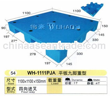 Plastic pallet with 9 feet