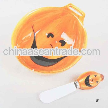 Pumpkin dish and spreader for halloween decoration