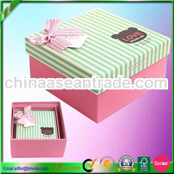 Rigid carton gift boxes with bowtie