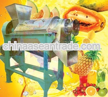 Screw citrus juice extractor