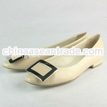 Simple fashion women flat shoes 2013 comfortable casual shoe for lady silver studs flat shoes
