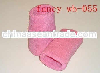 Specialized manufacturing customized wristbands