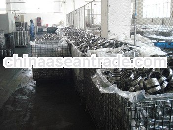 Stackable wire baskets