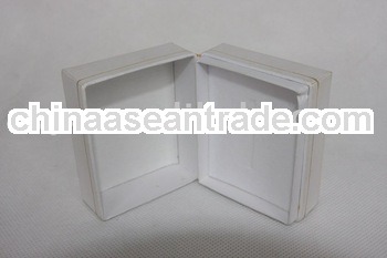 White Hinged ring boxes