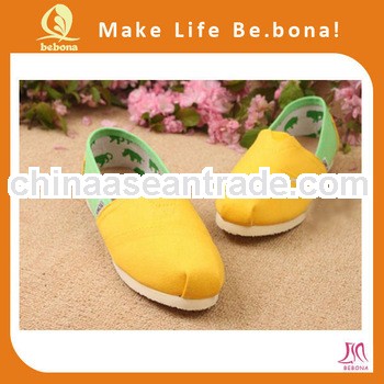 Wholesale OEM walking shoes Classical casual flat canvas