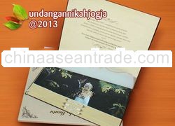 undangan hardcover kemasan beludru