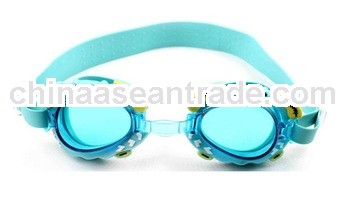 child swim goggle, Anti-fog treatment with soft and comfortable silicone gasket and strap