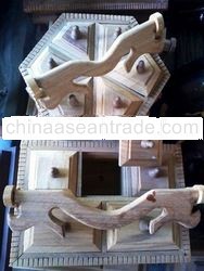 Accessory box made of cheek wood