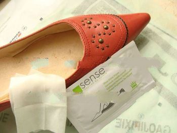 cleaning wet wipes for shoes use