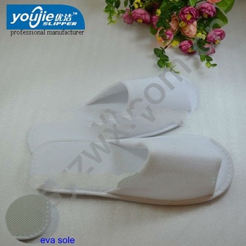 comfortable white fabric bath slippers for hotel