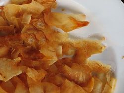 Midge cassava chips