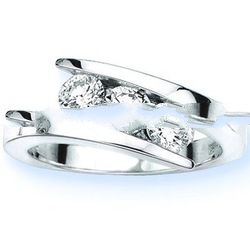3diamonds white gold ring
