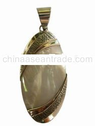 MOP Shell With Silver Pendant