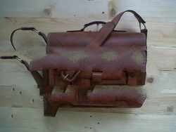 beesvel leather bags