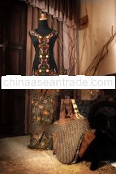 KEBAYA APLIKASI SULAM PITA