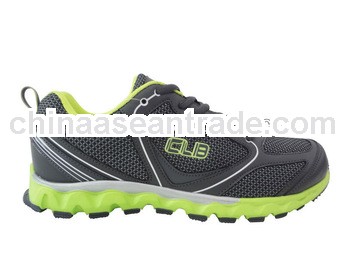 fashionable sports shoe