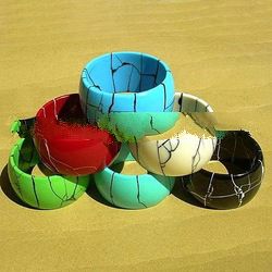 Crack motif resin bangles