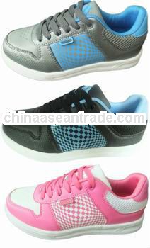 flat sole running shoes