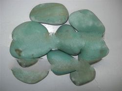 Beautiful Indonesia Various Size Natural Green Pebbles Stone