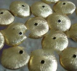 HBFMN08GP - 925 sterling Silver Scratched Hollow Saucer Vermeil