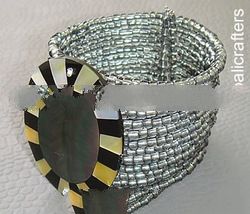 Clip-on beaded bracelet