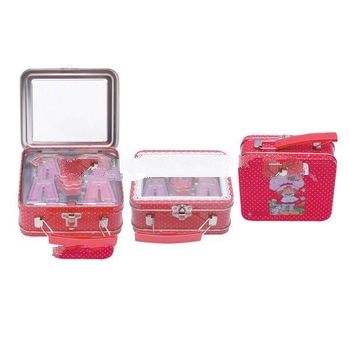 girl's strawberry professional cosmetic gift set