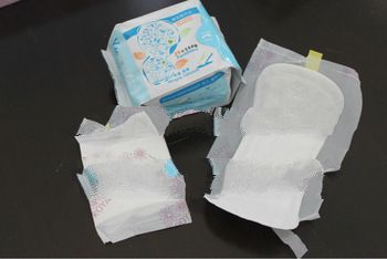 girl use sport panty liner