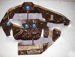 sport suit,tracksuit,jogging uit,sportswear,sports suit,